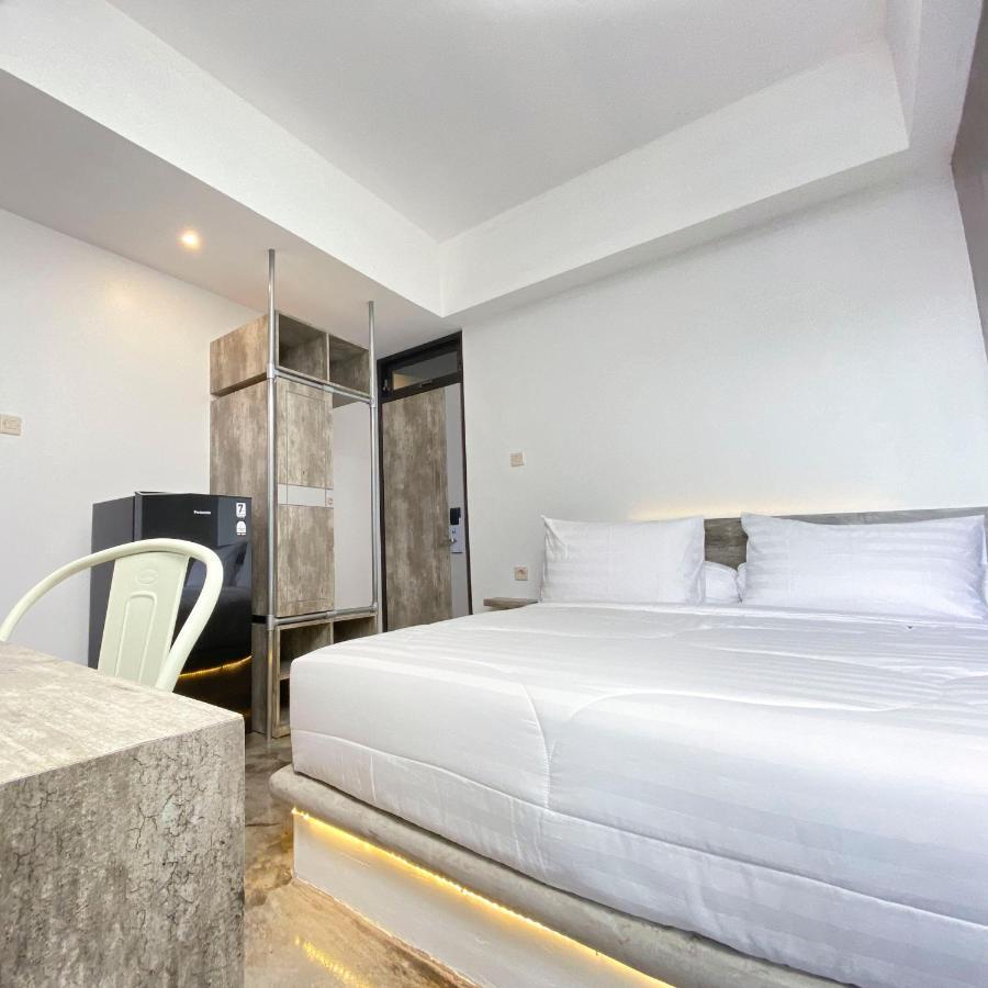 Dparagon Malioboro Джокякарта Екстериор снимка