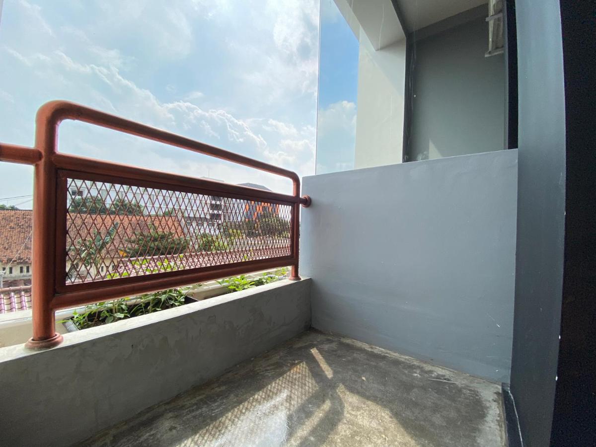 Dparagon Malioboro Джокякарта Екстериор снимка